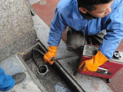 临城镇疏通下水道